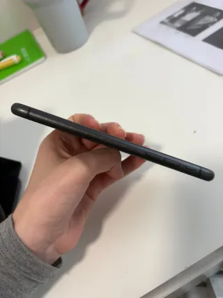 iPhone 11 128 GB Negro + 4 fundas