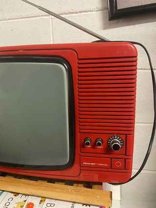 TV Vintage Mivar Rossa