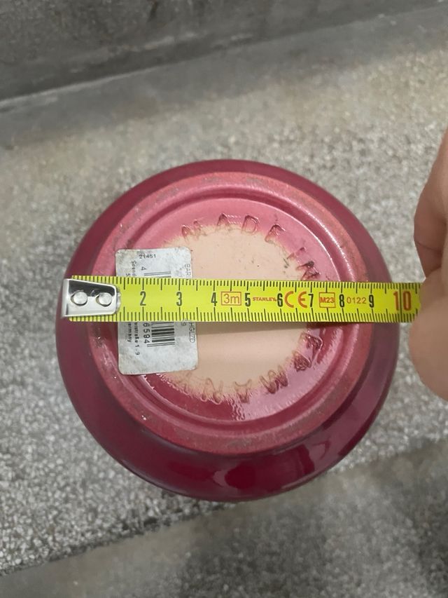 Jarrón de cerámica morado