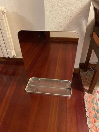 Espejo de baño con repisa