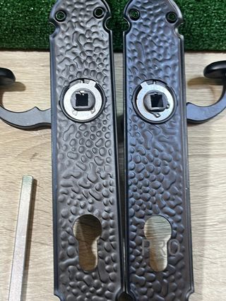 Juego de 2 Manillas para Puertas Amig