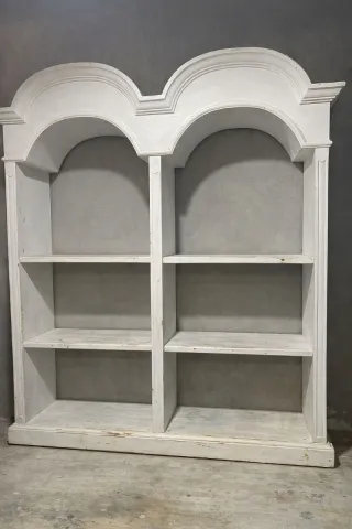 Estantería Blanca con Arcos