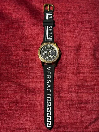 Reloj Versace Dorado y Negro