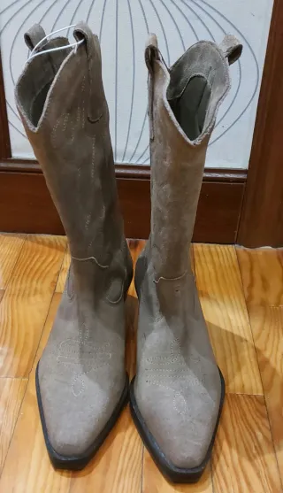 Botas cowboy ante beige talla 38