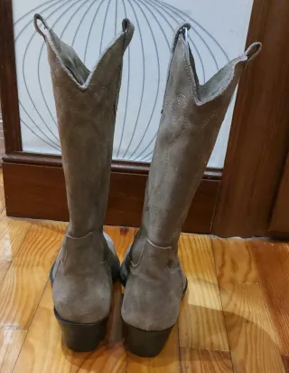 Botas cowboy ante beige talla 38