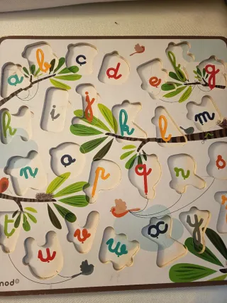 Puzzle juego con Letras para encajar Janod