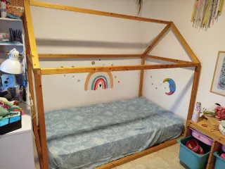 Cama Montessori Casita Madera Barnizada