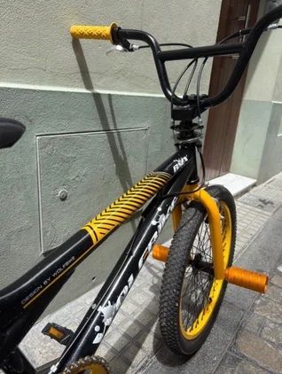 Bicicleta BMX WOLFBIKE 20 Negra y Amarilla