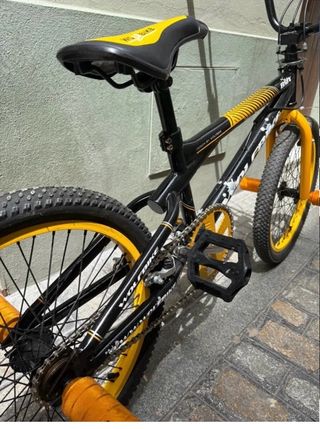 Bicicleta BMX WOLFBIKE 20 Negra y Amarilla
