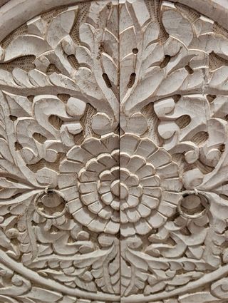 Mueble recibidor/zapatero tallado beige