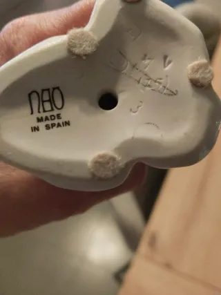 Figura de porcelana ÁNGEL CON PANDERETA NAO