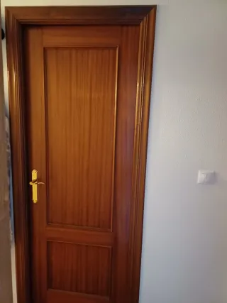 Puerta de madera interior
