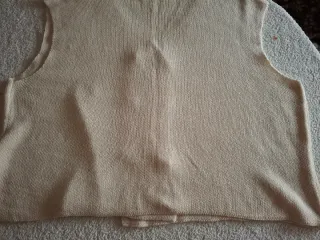 Chaleco beige de punto. Ver medidas