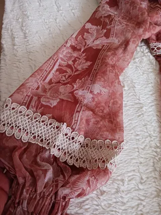 Vestido Mango rosa con volantes