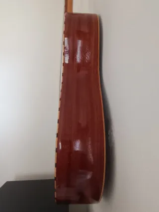 Chitarra artigianale