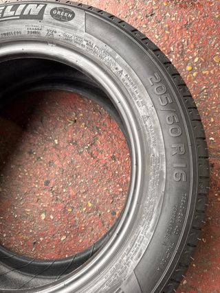 2 Neumáticos MICHELIN 205/60R16 92H