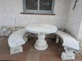Mesa y bancos de piedra (2 bancos) jardin