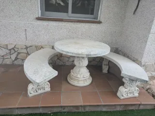 Mesa y bancos de piedra (2 bancos) jardin