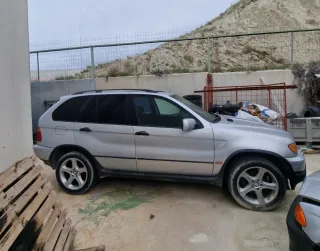 BMW X5 2003 AVERIADO