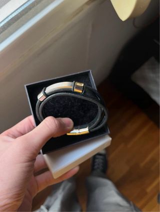 Pulsera Marea Piel Negra y Acero plateado.