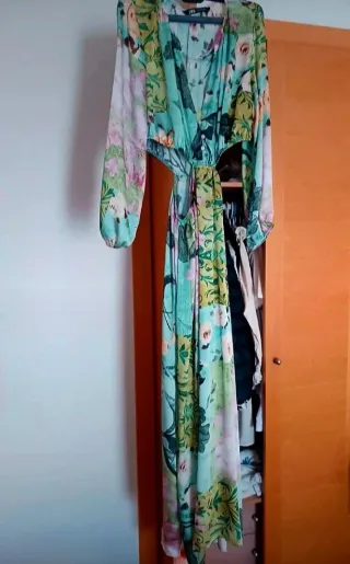 Vestido Zara floral largo con abertura