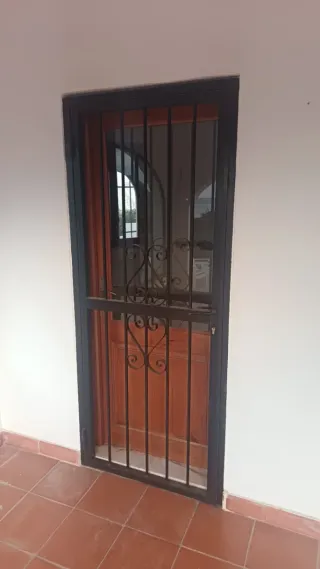 Teja de metal tipo ventana