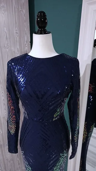 Vestido de fiesta azul con lentejuelas