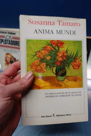 Cinco novelas best sellers diferentes autores