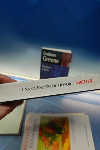 Cinco novelas best sellers diferentes autores