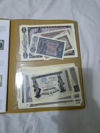 Álbum de billetes antiguos