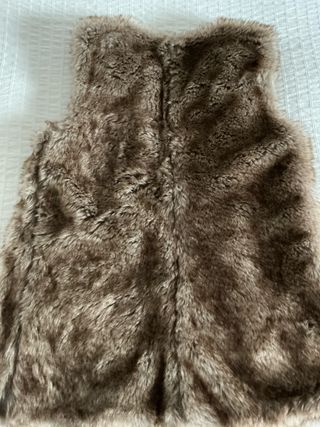 Chaleco pelo beige y marron