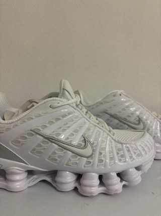 Nike Shox Plata y Blanco