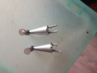 Perchas bañometálicas plateadas