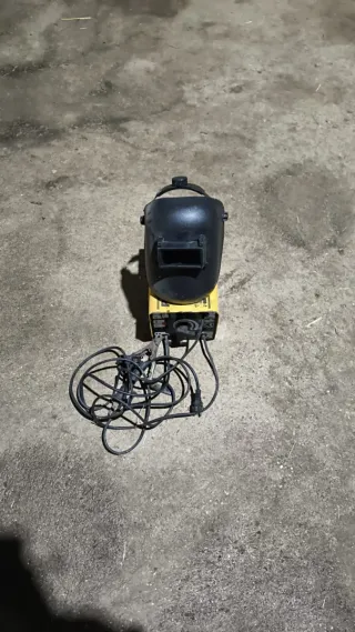 Máquina de soldar con careta