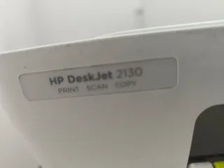 Impresora HP DeskJet 2130 Scanner, cartucho nuevo.
