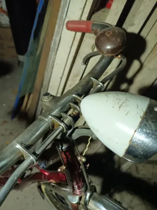 Bicicleta Clásica Roja,gimson fabricada en Figuera