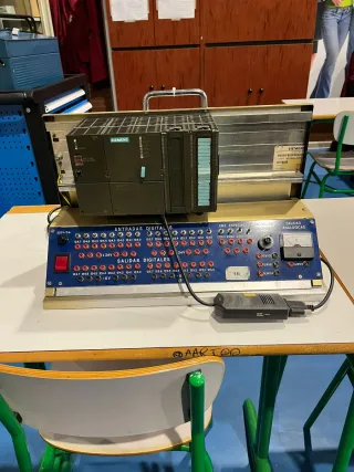 Entrenador didáctico PLC Siemens