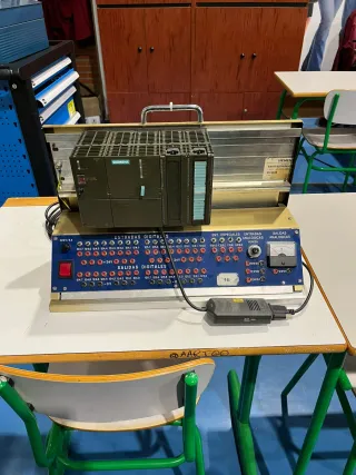 Entrenador didáctico PLC Siemens