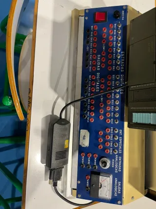 Entrenador didáctico PLC Siemens