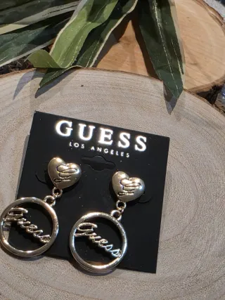 Pendientes Guess Corazón y Aro Dorado