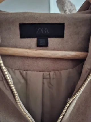 Chaqueta Zara Beige con Capucha