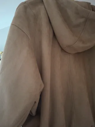 Chaqueta Zara Beige con Capucha