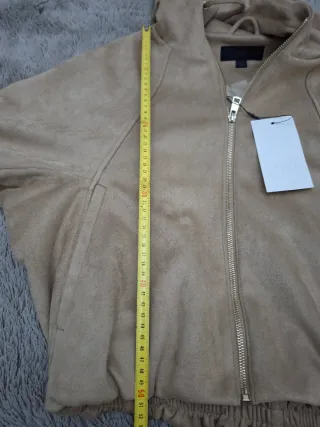 Chaqueta Zara Beige con Capucha