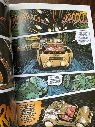 AKIRA 01 (CÓMIC MANGA) (Spanish Edition)