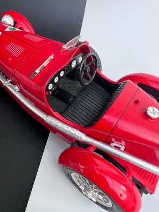 Alfa Romeo 2300 Monza 1/18 Burago