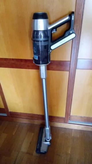 Sofá de piel reclinable blanco...no es su precio