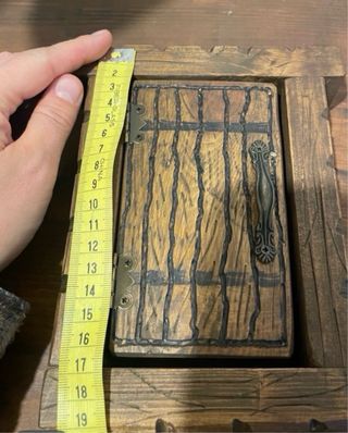 Puerta decorativa para interruptor