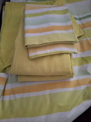 2 juegos de fundas nórdicas a rayas,negociable.