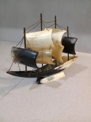 Barca in osso decorativa