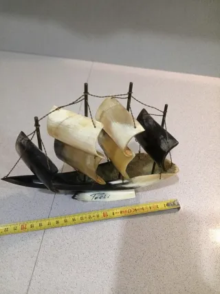 Barca in osso decorativa